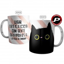 Caneca Gato Antisocial - Lugar Estranho com Gente Esquisita